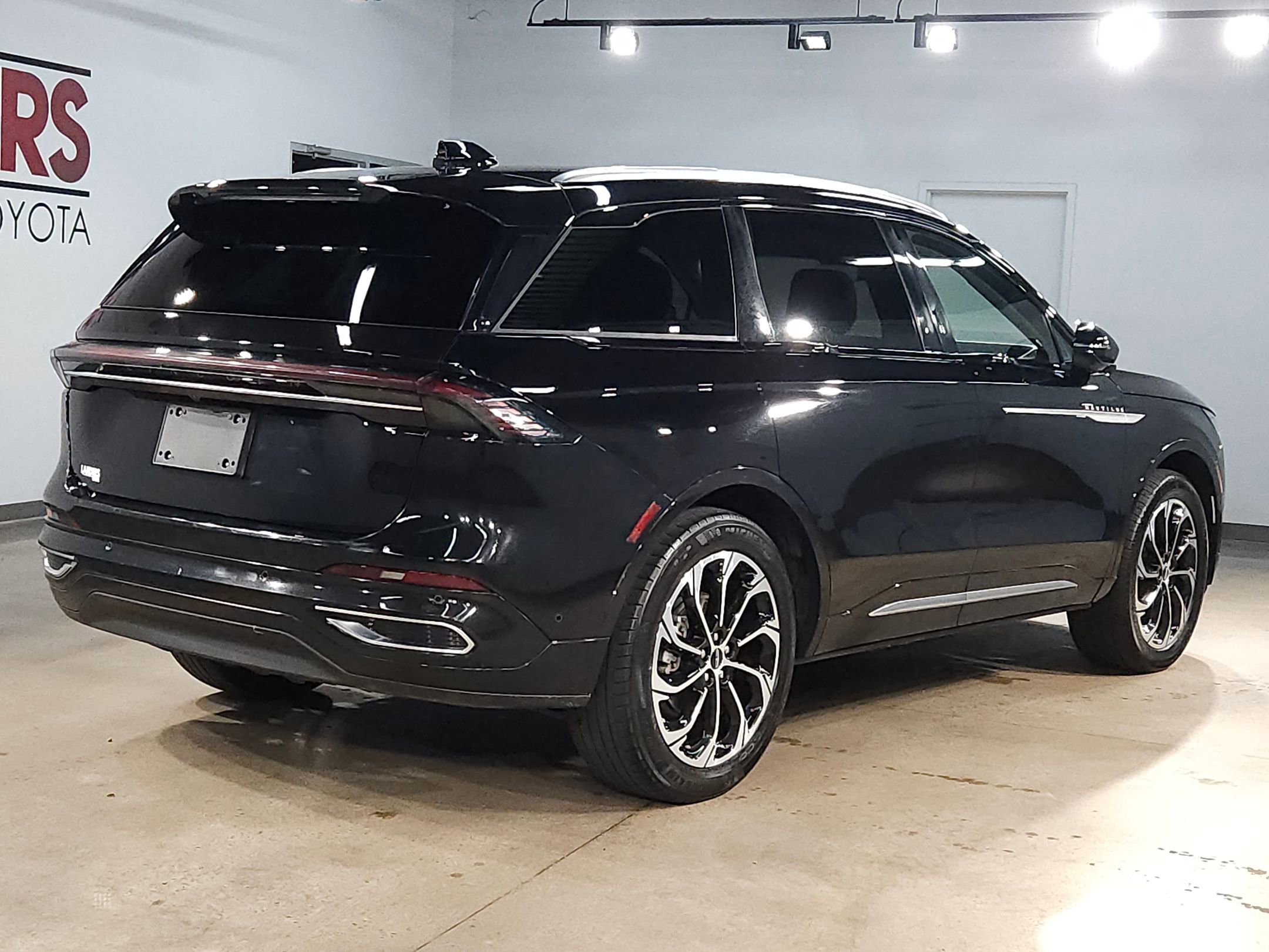 Used 2024 Lincoln Nautilus Reserve image 7