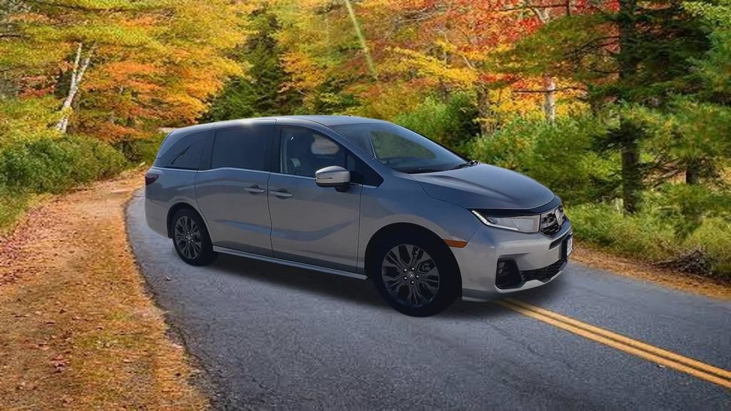 New 2026 Honda Odyssey Touring image 2