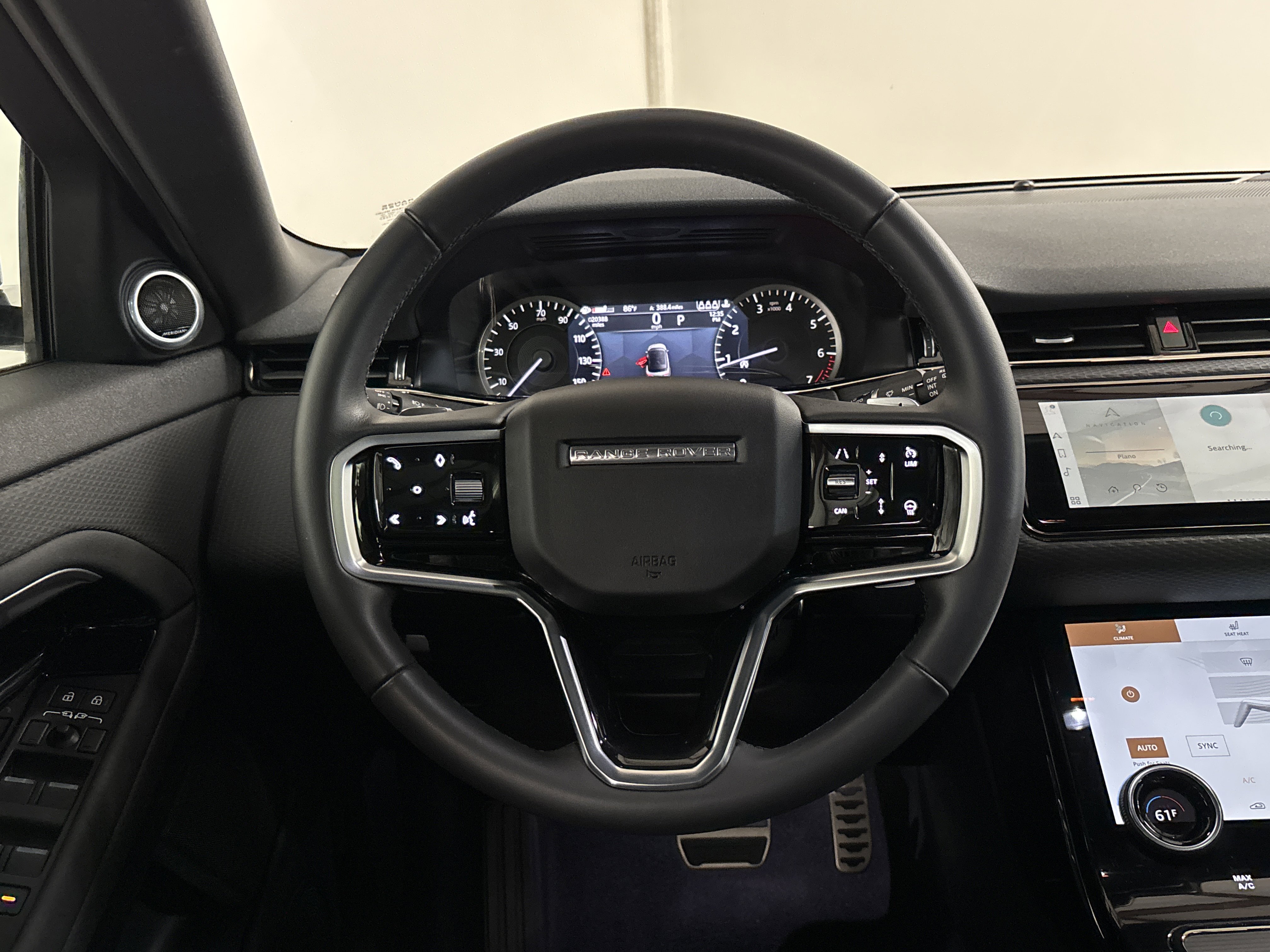 Used 2023 Land Rover Range Rover Evoque R-Dynamic S image 9