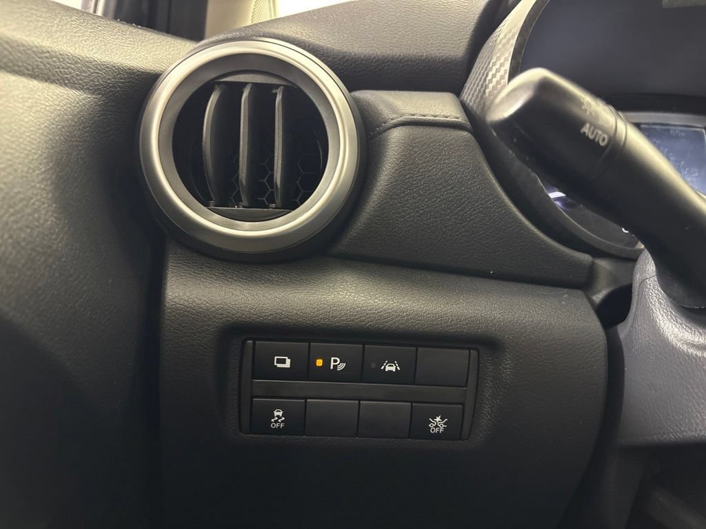 Used 2021 Nissan Versa S FWD image 30