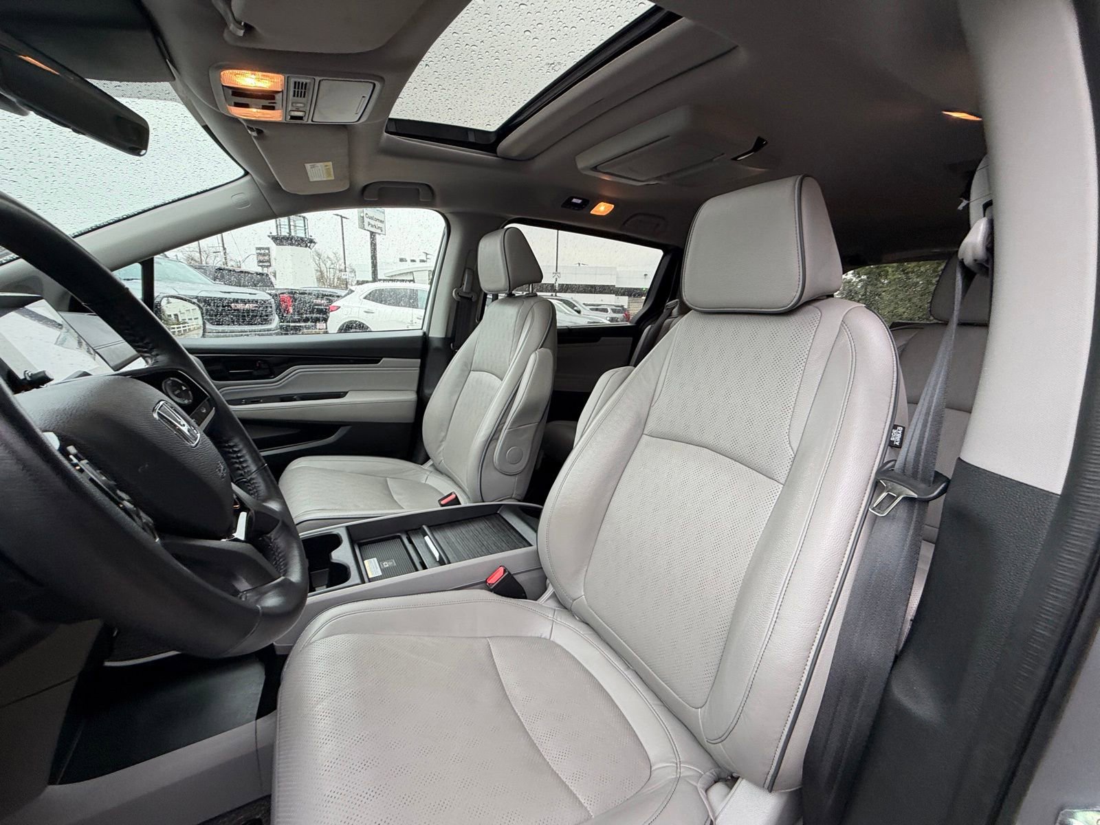 Used 2023 Honda Odyssey Elite image 11