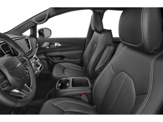 Certified 2025 Chrysler Voyager LX FWD image 8