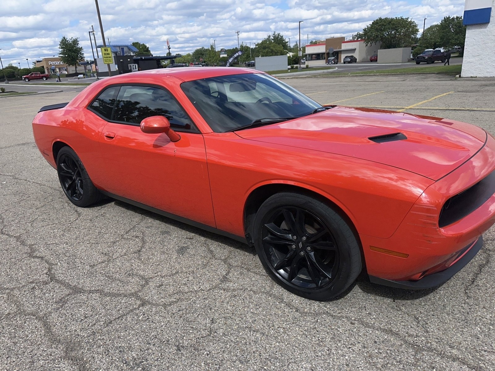 Used 2018 Dodge Challenger SXT w/ Blacktop Package RWD image 21