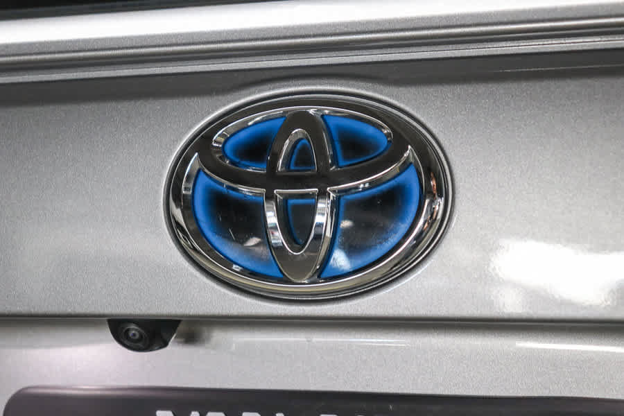Used 2021 Toyota RAV4 XSE w/ Weather Package AWD/4WD image 9