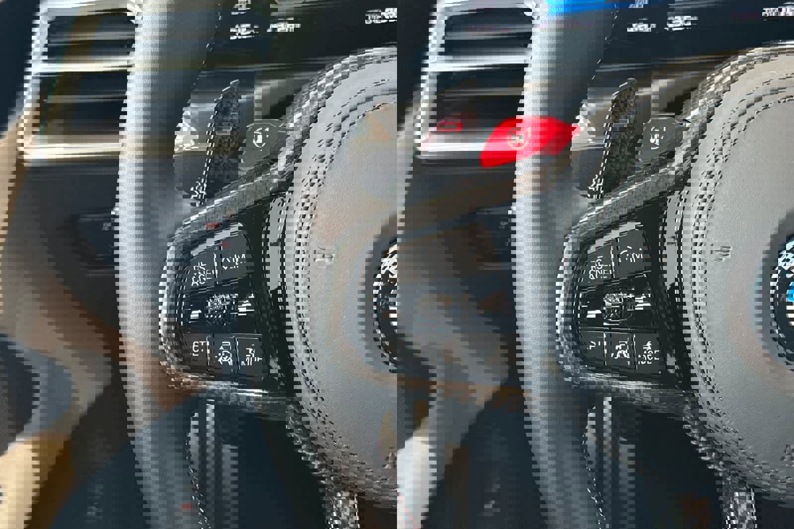 Used 2025 BMW M4 xDrive Competition image 24