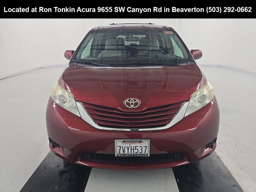 Used 2017 Toyota Sienna LE FWD image 4