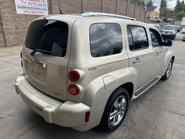 Used 2009 Chevrolet HHR LT FWD image 3