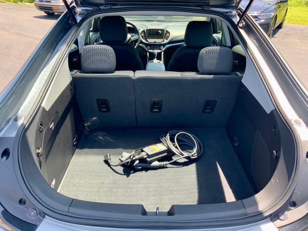 Used 2018 Chevrolet Volt LT w/ Comfort Package FWD image 25