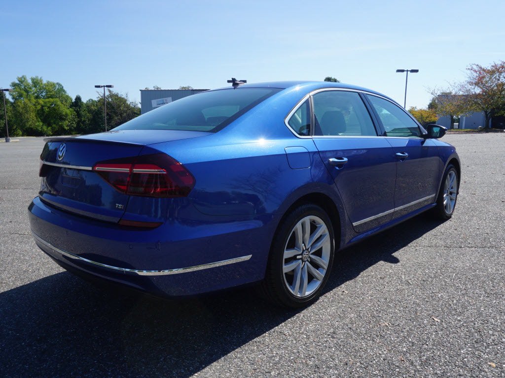 Used 2017 Volkswagen Passat 1.8T SEL Premium FWD image 12