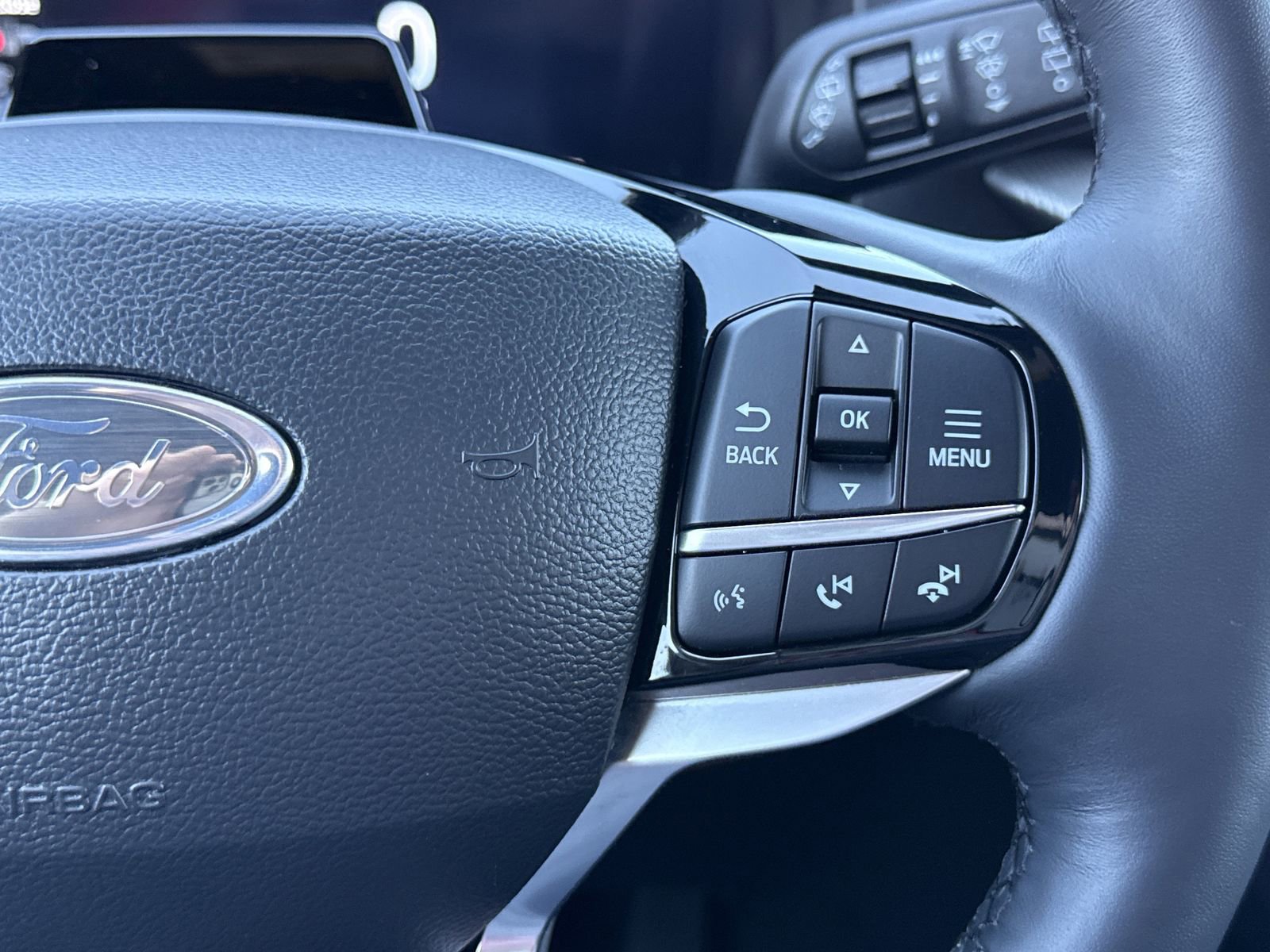 Used 2025 Ford Explorer Platinum w/ Ultimate Package image 18