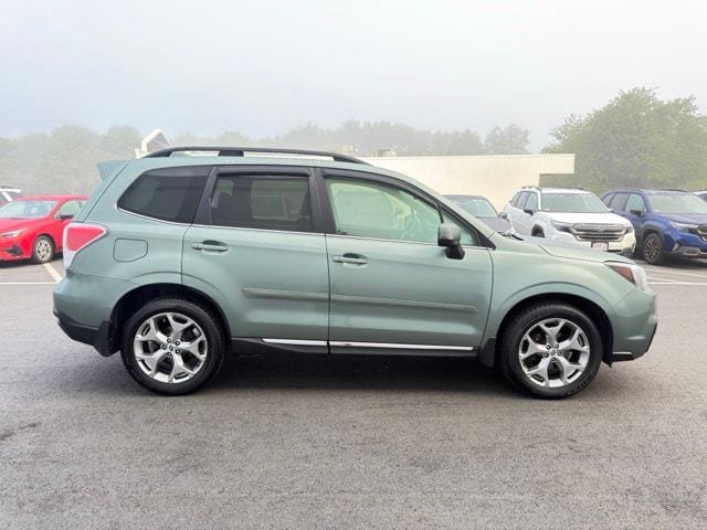 Used 2018 Subaru Forester 2.5i Touring AWD/4WD image 4