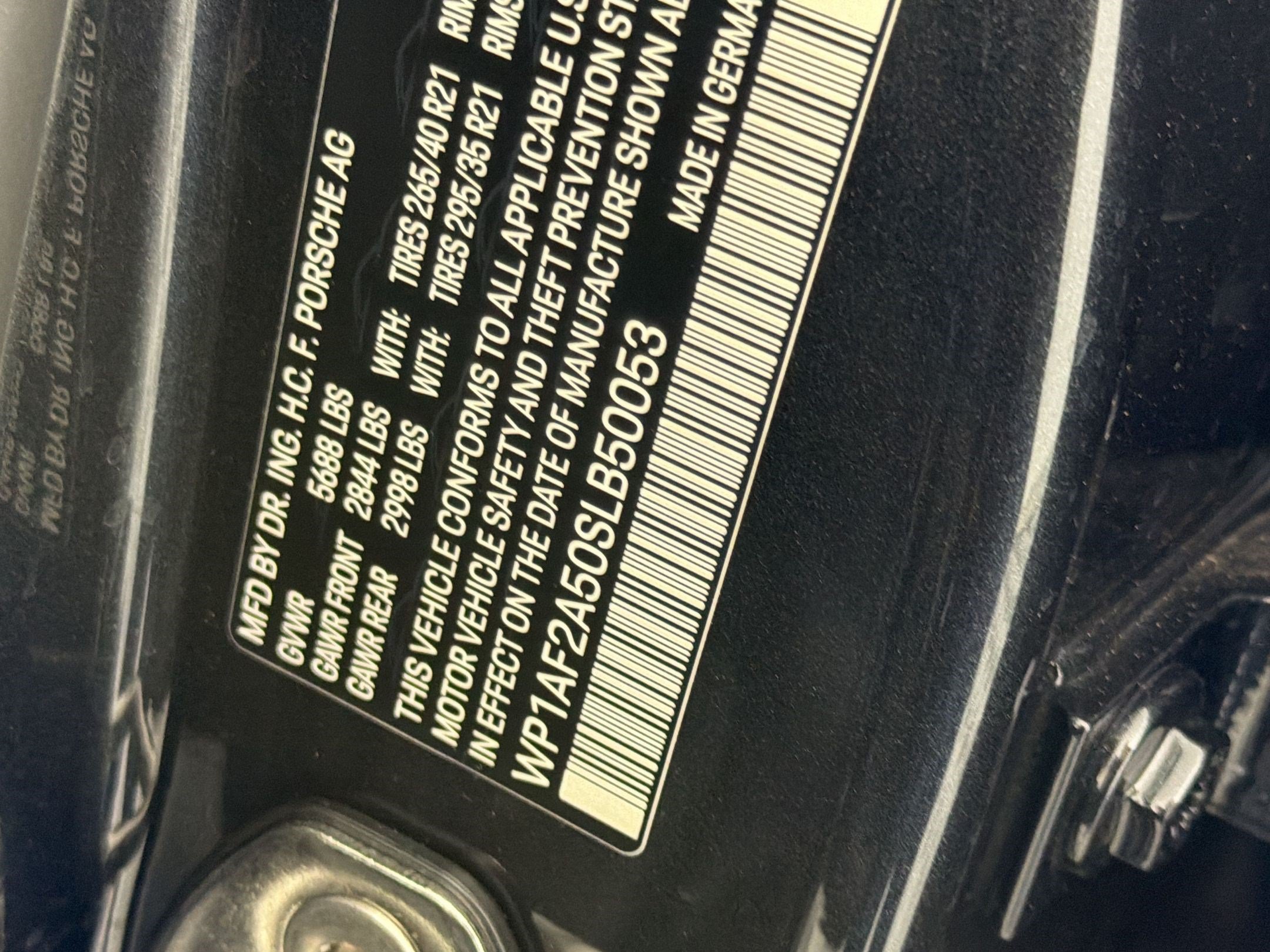 Certified 2025 Porsche Macan GTS AWD/4WD image 24
