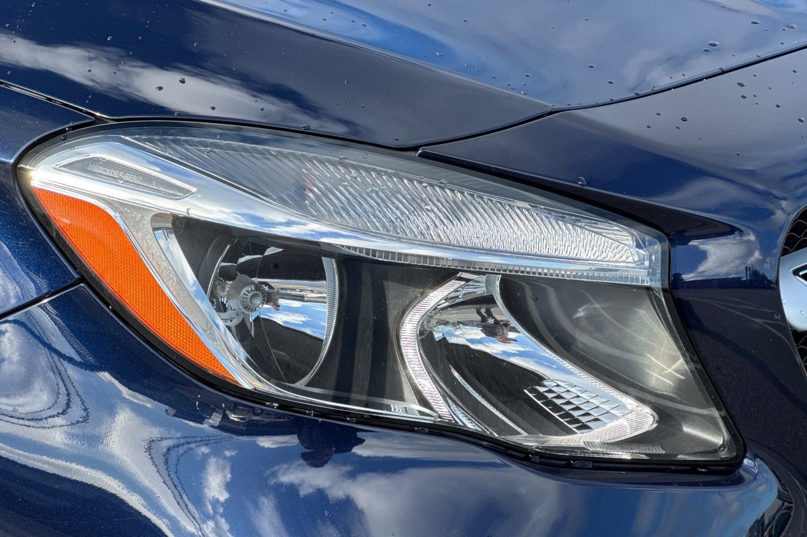 Certified 2018 Mercedes-Benz GLA 250 4MATIC image 10