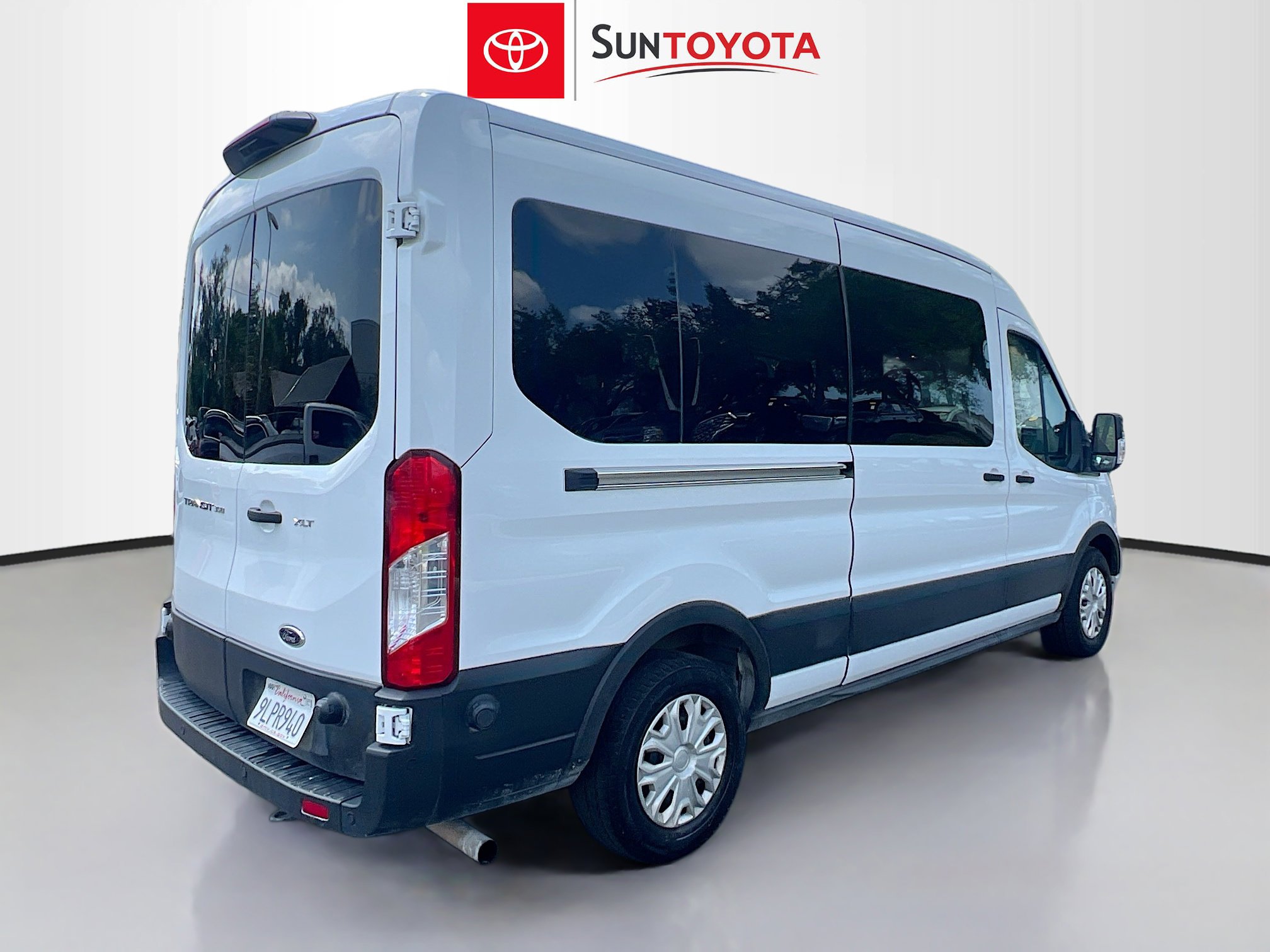 Used 2024 Ford Transit 350 XLT image 4