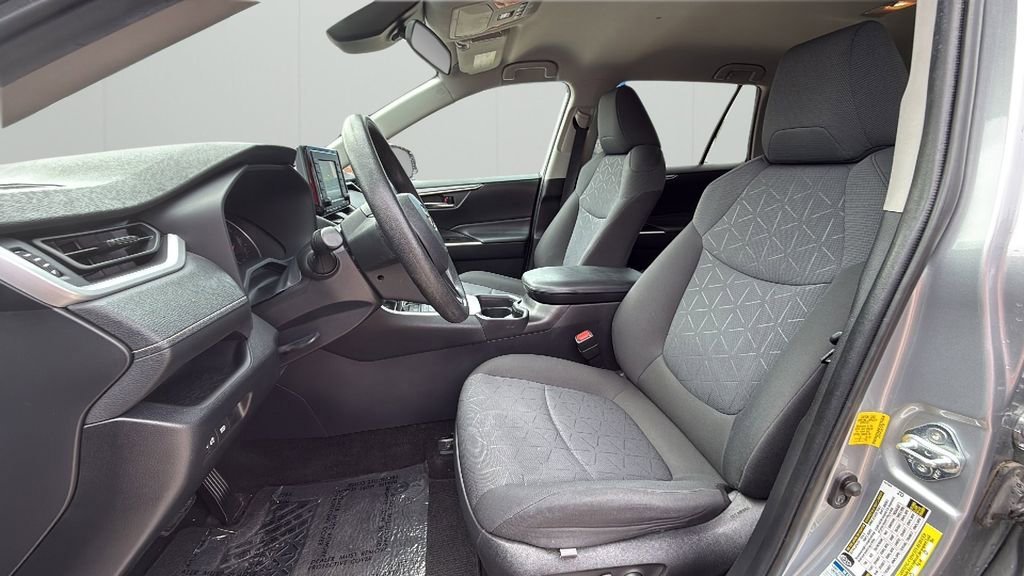 Used 2021 Toyota RAV4 XLE w/ Carpet Mat Package (TMS) AWD/4WD image 14