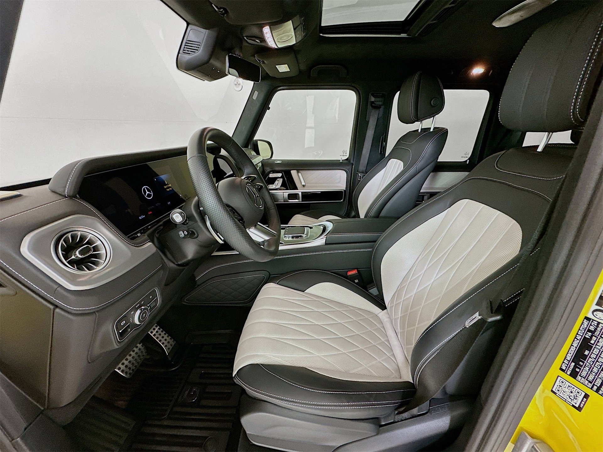 Used 2025 Mercedes-Benz G 550 G 550 image 23