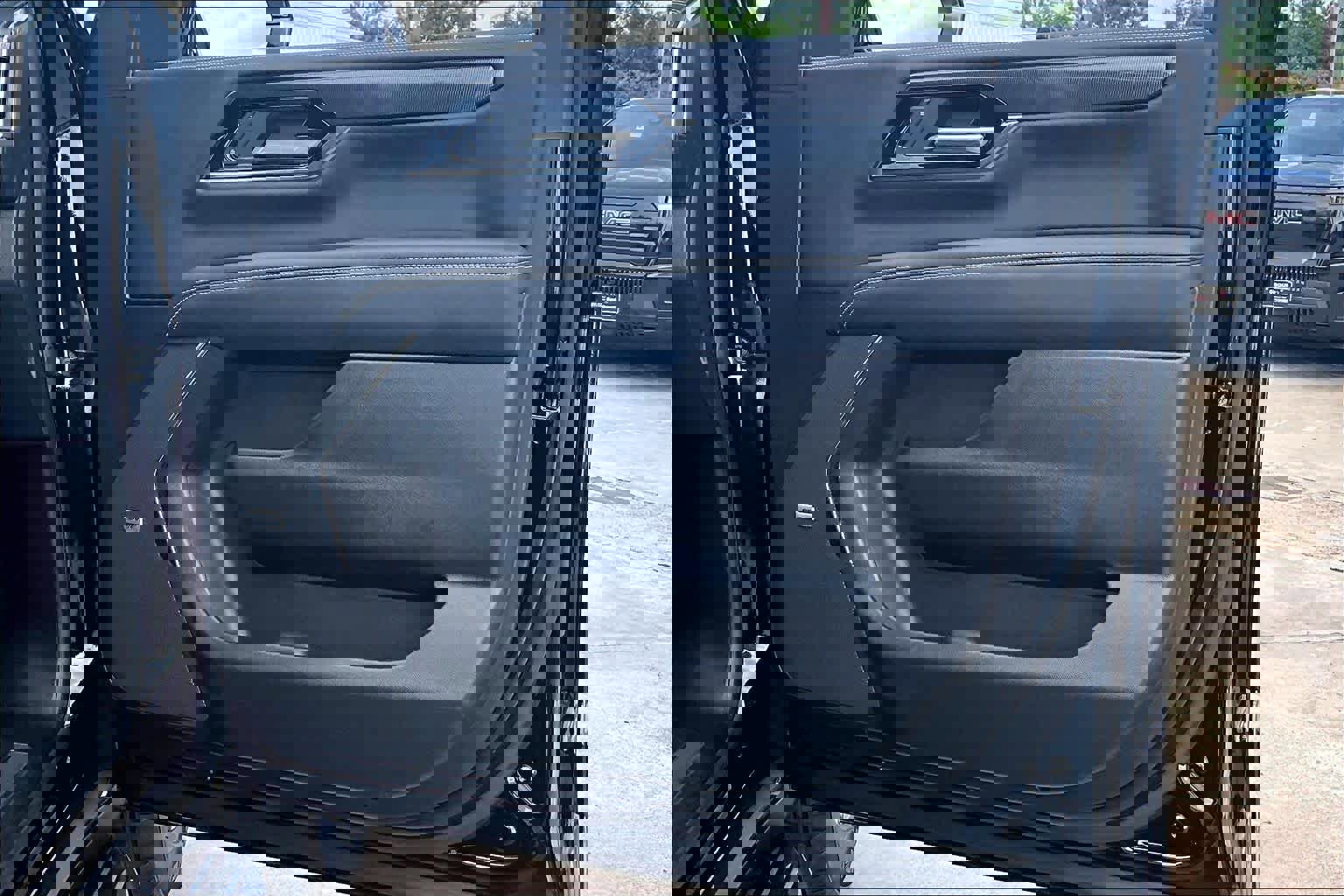 Used 2026 GMC Yukon XL Elevation w/ Elevation Premium Package image 23