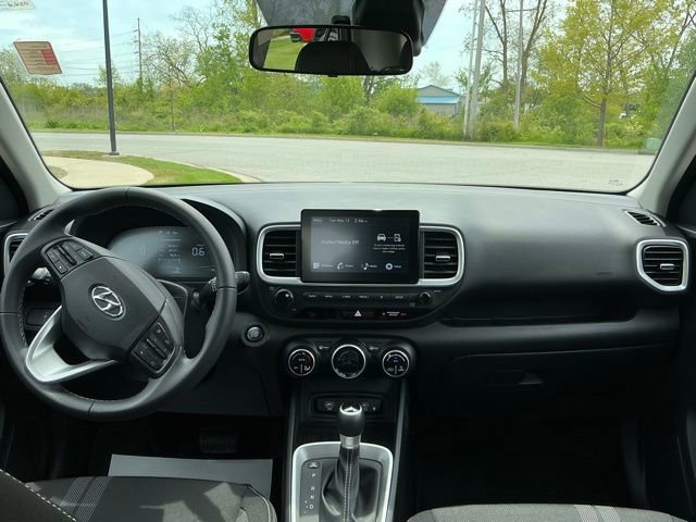 Used 2026 Hyundai Venue SEL FWD image 18