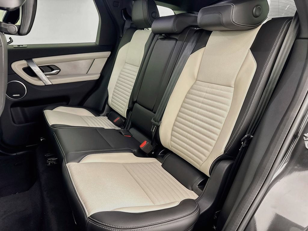 New 2026 Land Rover Discovery Sport Landmark AWD/4WD image 25
