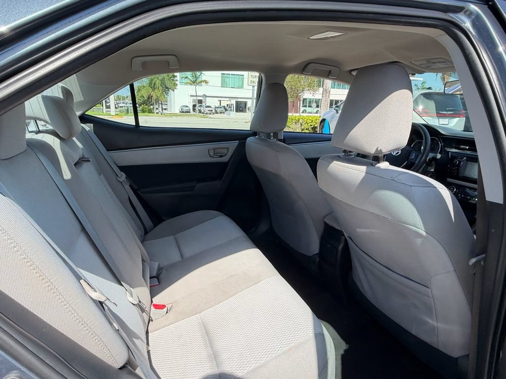 Used 2015 Toyota Corolla LE FWD image 17