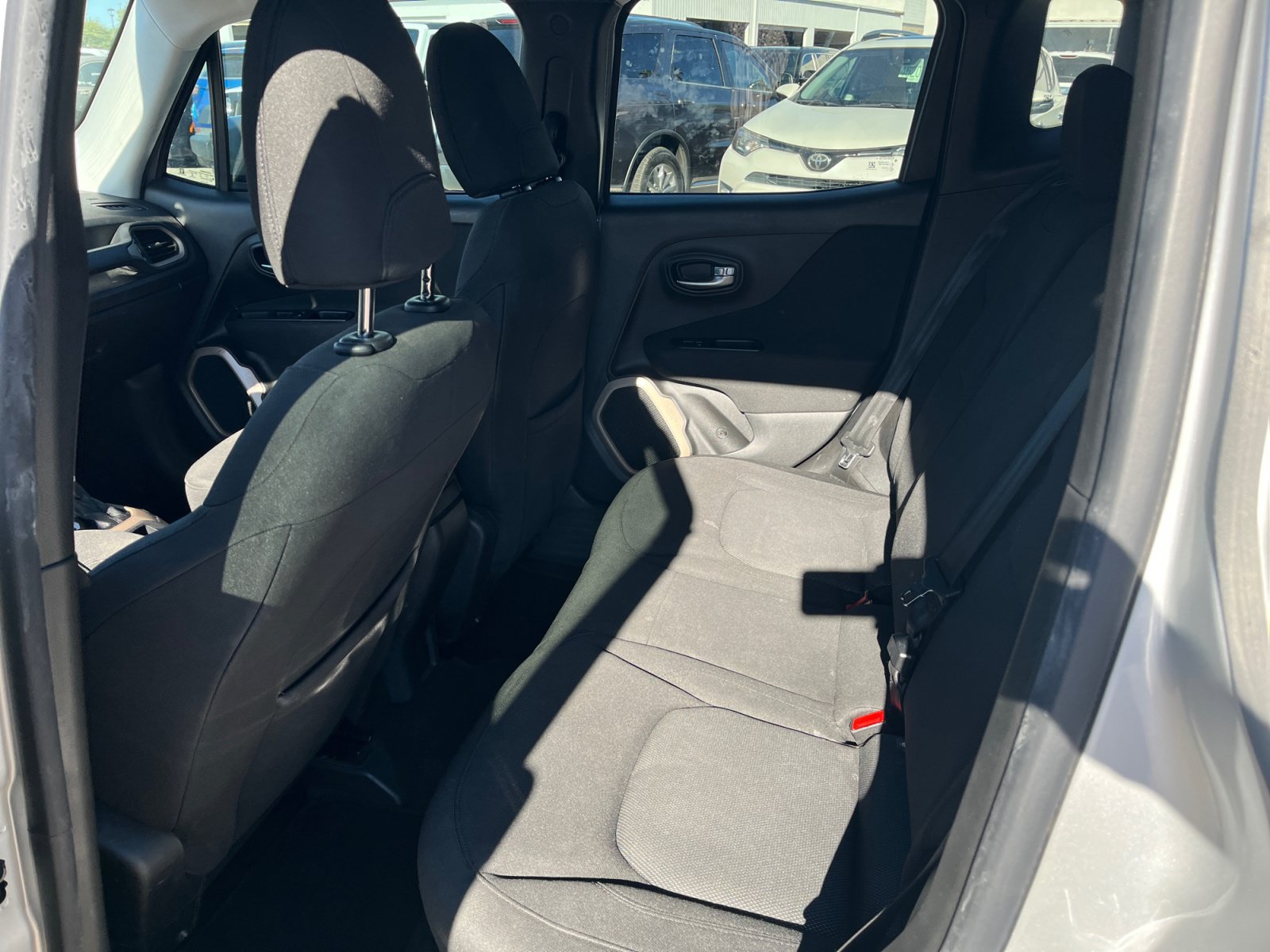 Used 2016 Jeep Renegade Latitude w/ Safety & Security Group FWD image 28