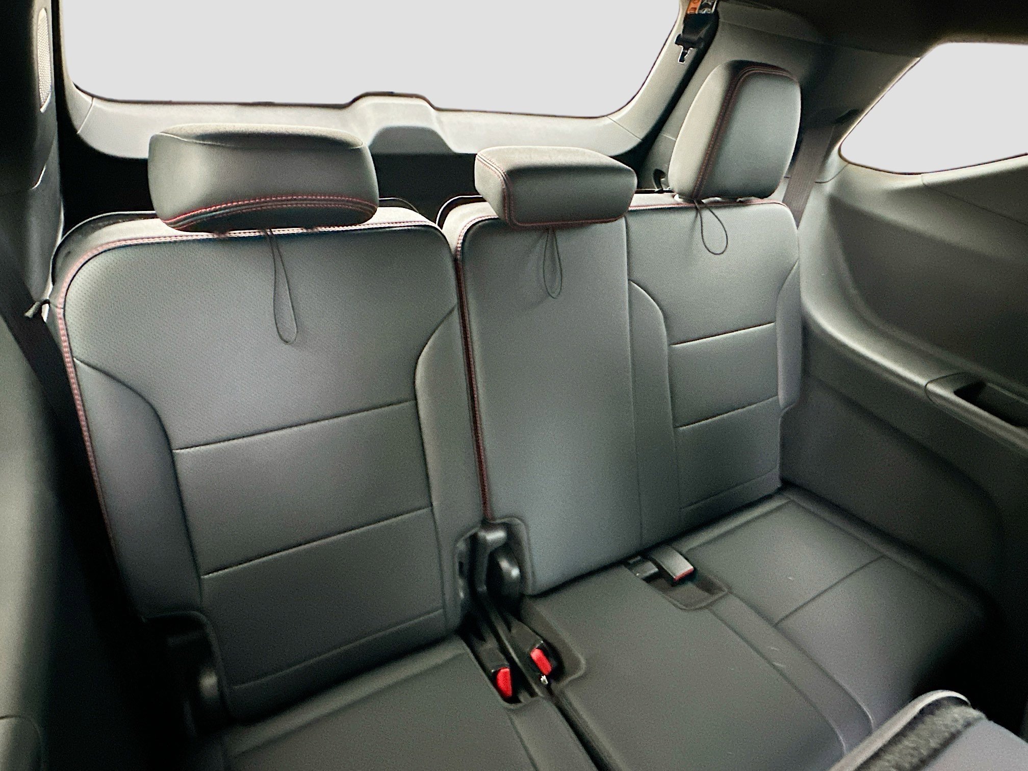 Used 2025 Chevrolet Traverse RS image 31