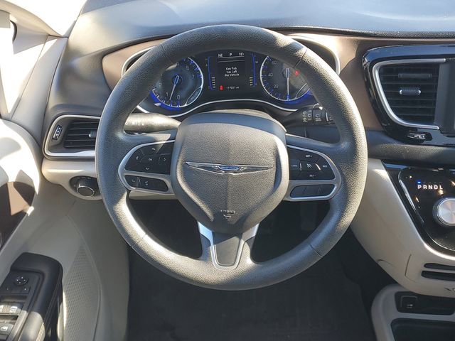 Used 2018 Chrysler Pacifica LX w/ Tire & Wheel Group image 12