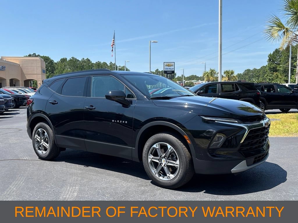 Used 2024 Chevrolet Blazer LT w/ Convenience Package FWD image 3