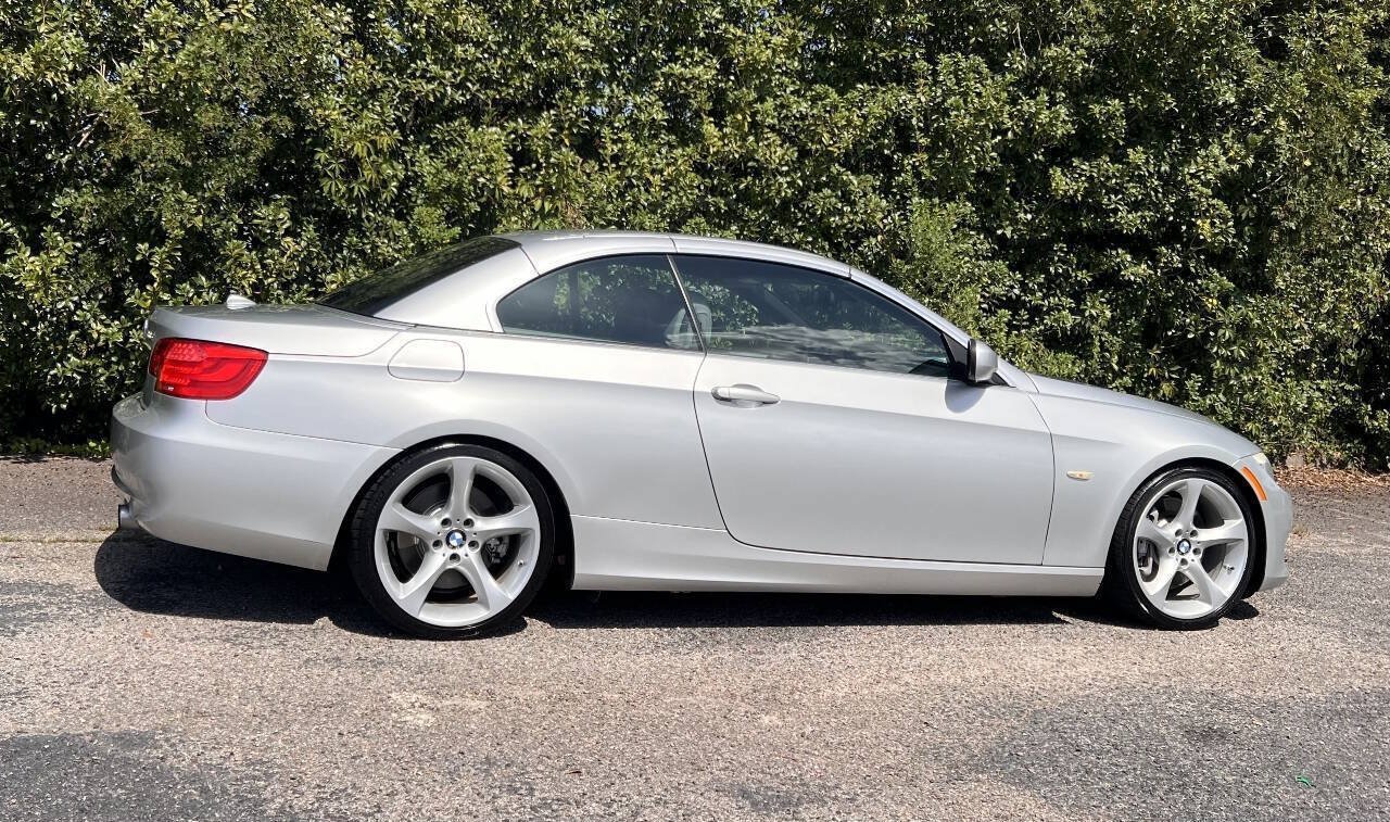 Used 2011 BMW 335i Convertible RWD image 11