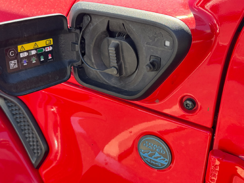 Used 2024 Jeep Wrangler Unlimited AWD/4WD image 20