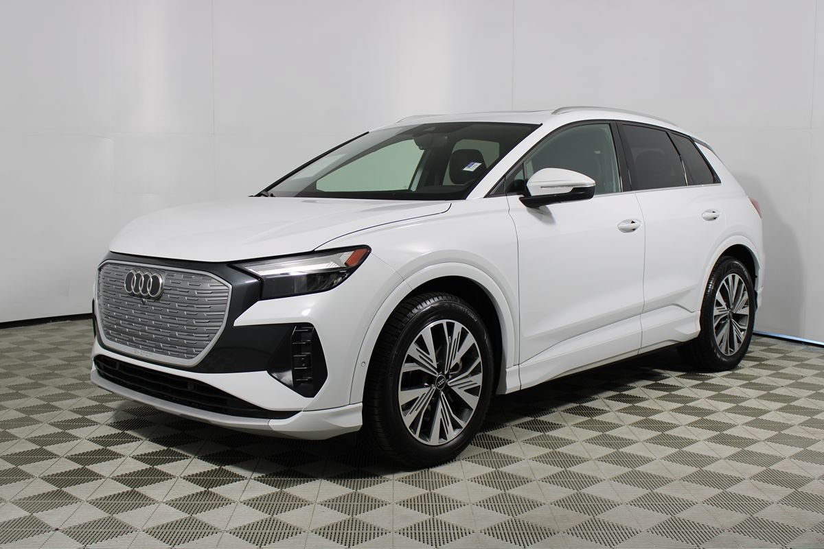 Used 2023 Audi Q4 e-tron Premium Plus w/ Premium Plus RWD image 3