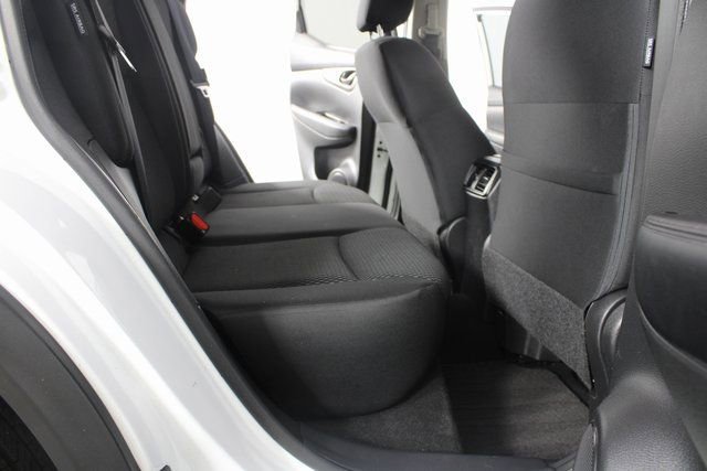 Used 2020 Nissan Rogue Sport S image 18