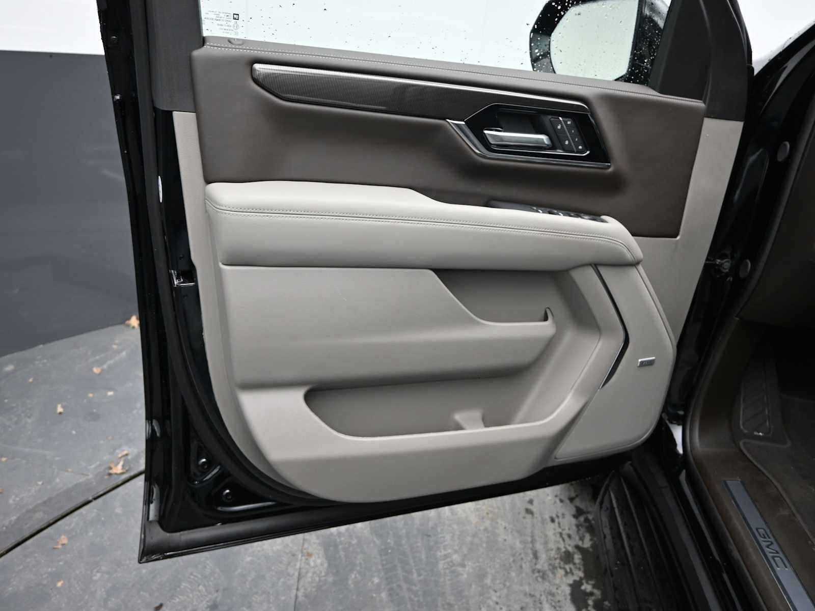 New 2026 GMC Yukon XL Elevation image 10