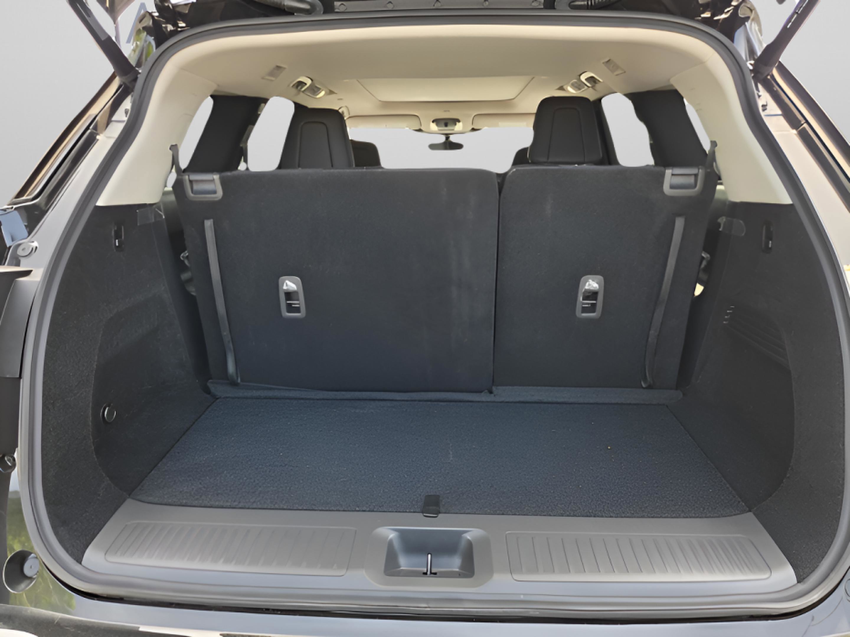 Certified 2026 INFINITI QX60 Luxe w/ Cargo Package FWD image 11
