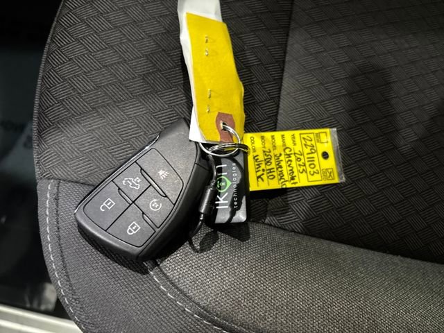 Used 2025 Chevrolet Silverado 2500 LT w/ Convenience Package image 31