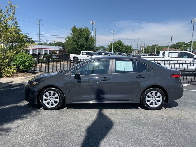 Used 2025 Toyota Corolla LE FWD image 5