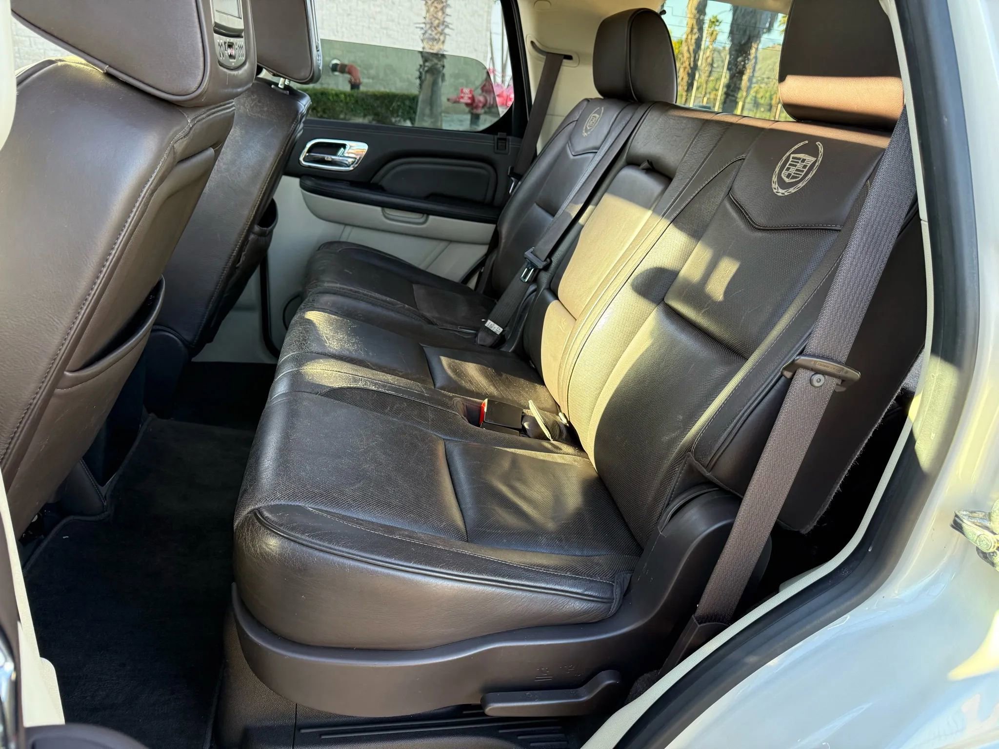 Used 2013 Cadillac Escalade Platinum image 23