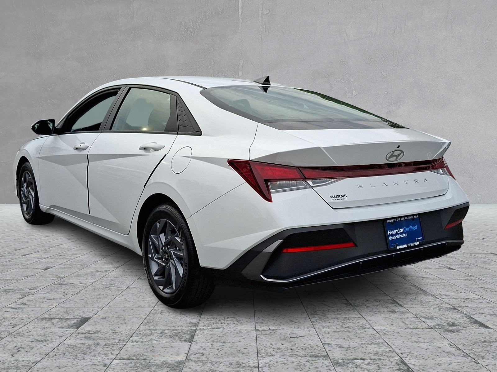 Certified 2024 Hyundai Elantra SEL FWD image 6