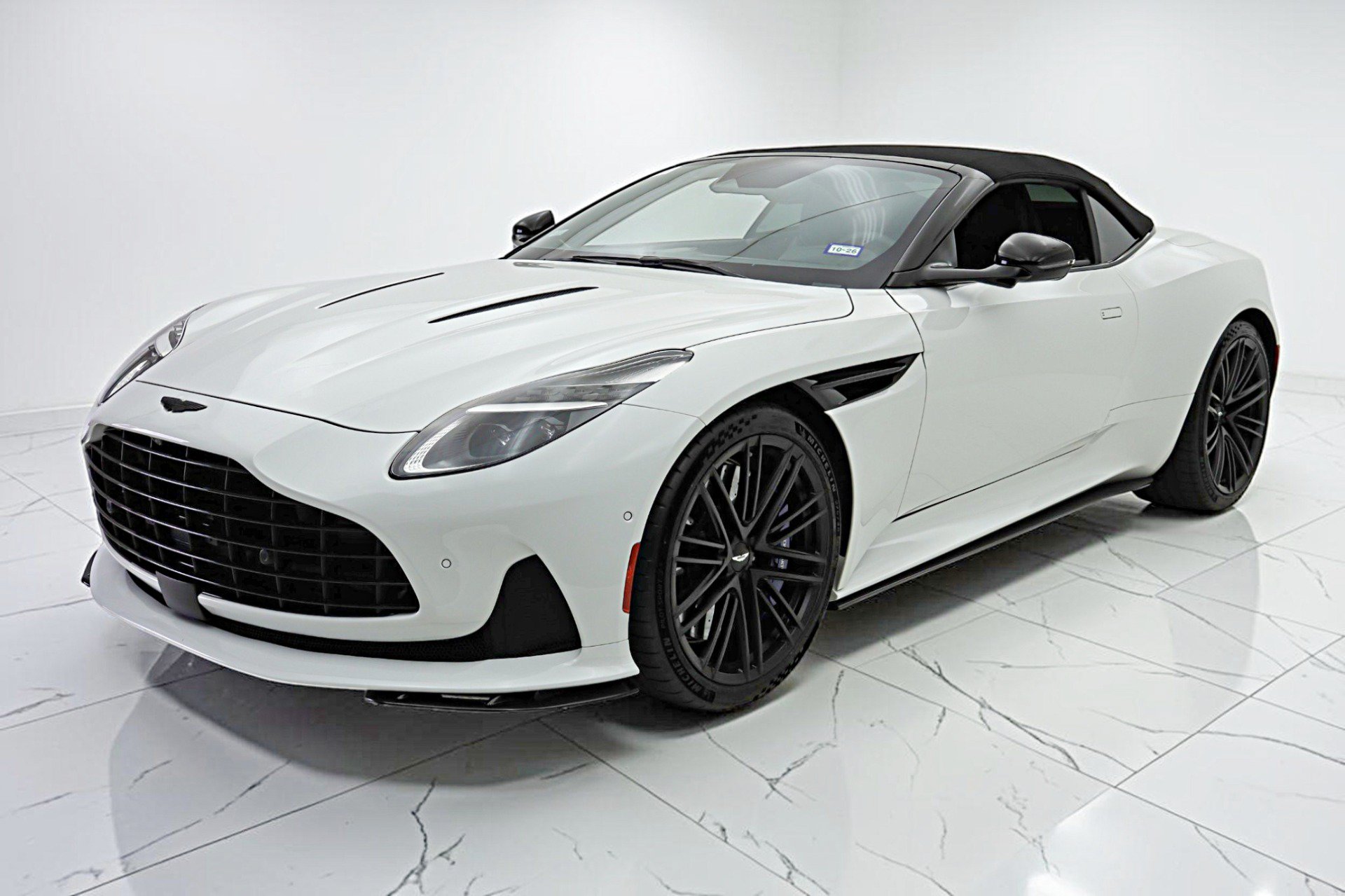 Used 2024 Aston Martin DB12 Convertible RWD image 25