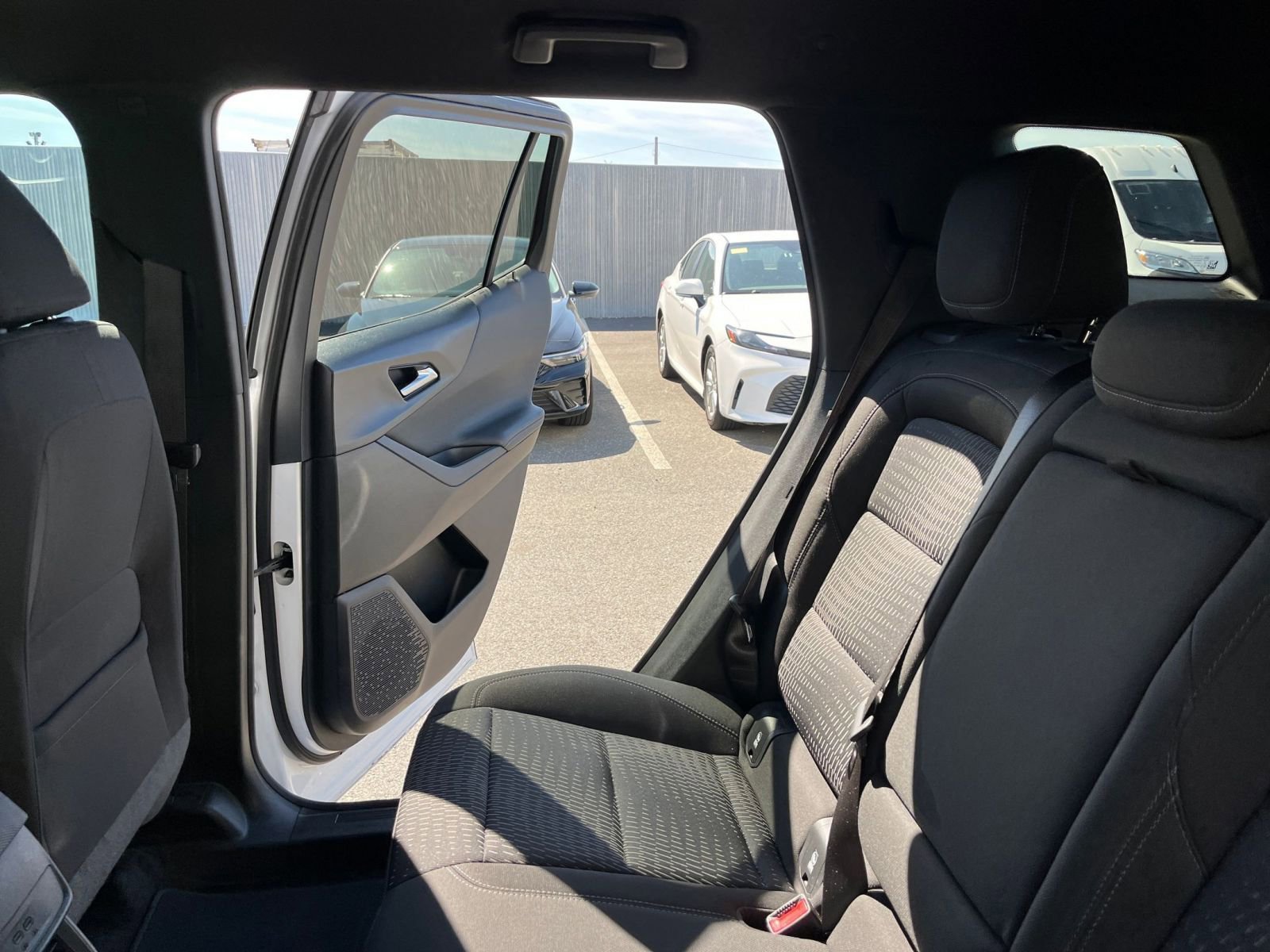 Used 2025 Chevrolet Equinox LT FWD image 39