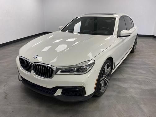 Used 2016 BMW 750i xDrive AWD/4WD image 2