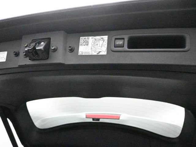 Certified 2024 Toyota Highlander XLE image 39