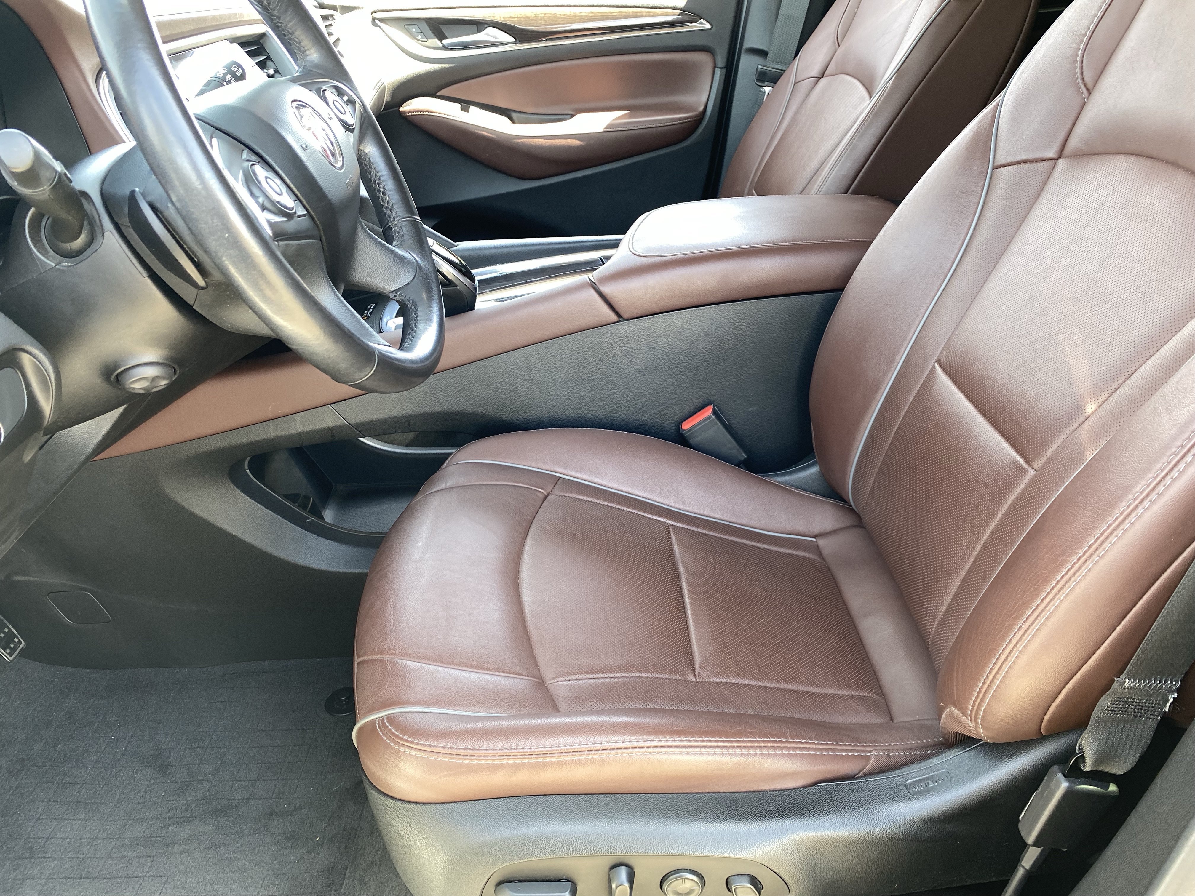 Used 2020 Buick Enclave Avenir w/ Avenir Technology Package AWD/4WD image 18