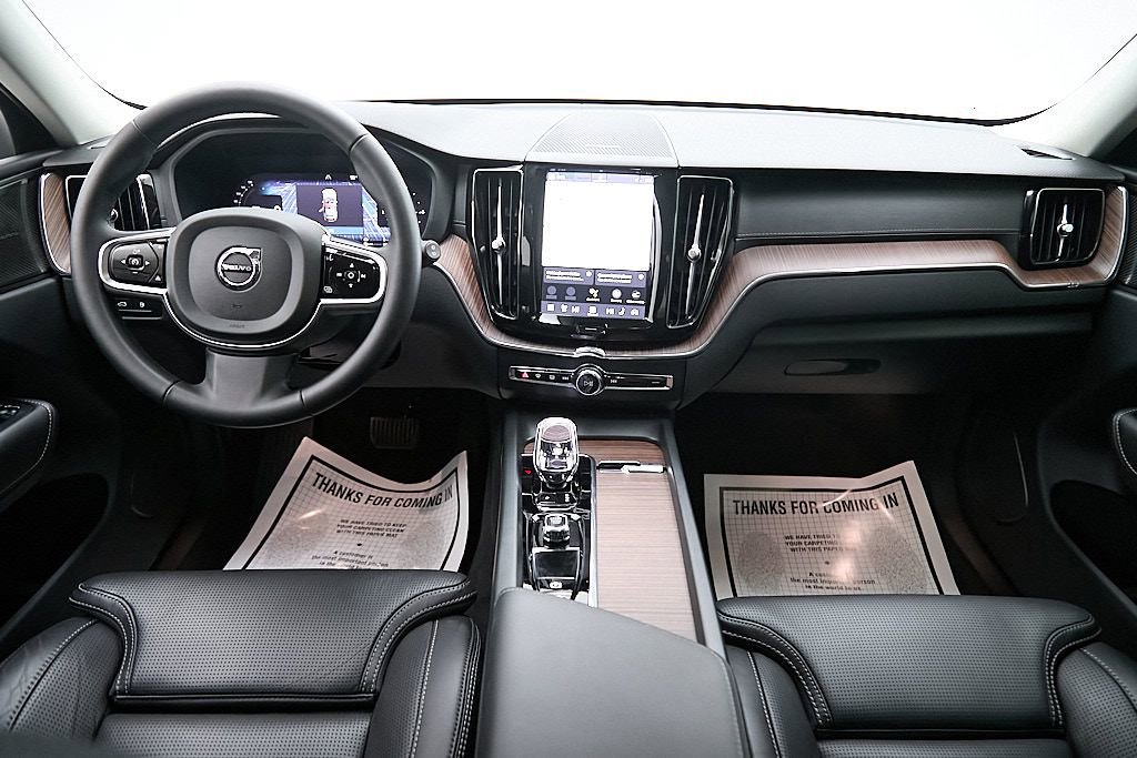 Certified 2024 Volvo XC60 T8 Ultimate w/ Protection Package Premier image 27