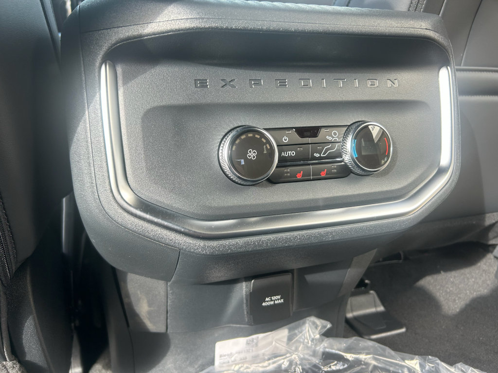 New 2027 Ford Expedition Platinum w/ Stealth Appearance Package RWD image 24