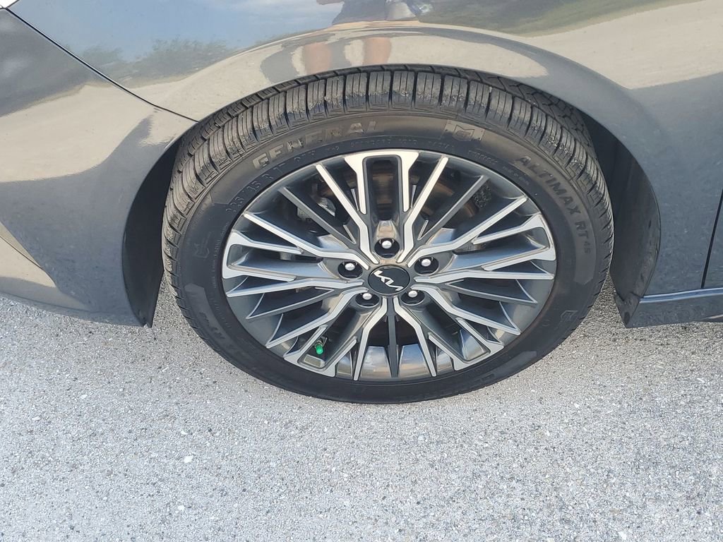 Used 2023 Kia Forte GT-Line w/ GT-Line Technology Package image 17