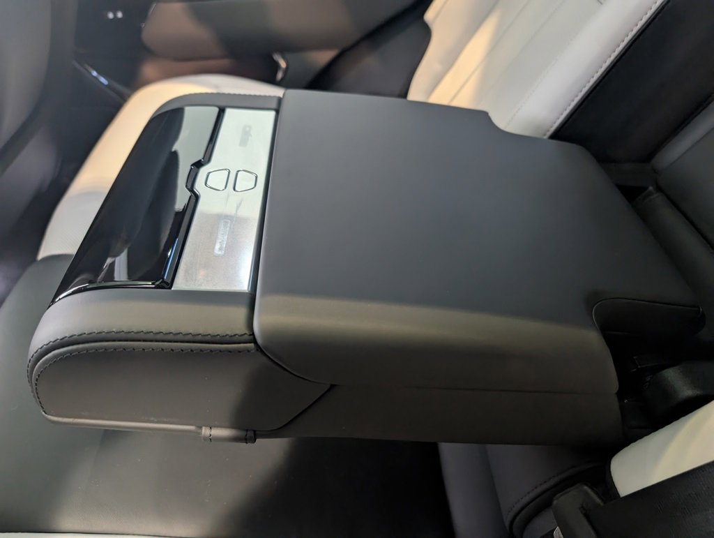 Used 2023 Land Rover Range Rover Sport SE Dynamic image 25