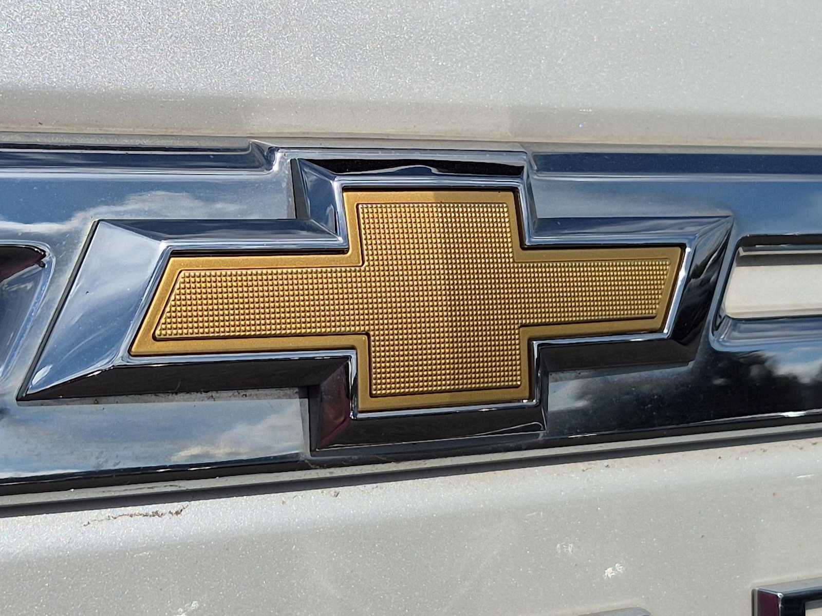 Used 2023 Chevrolet Suburban Premier w/ Max Trailering Package AWD/4WD image 12