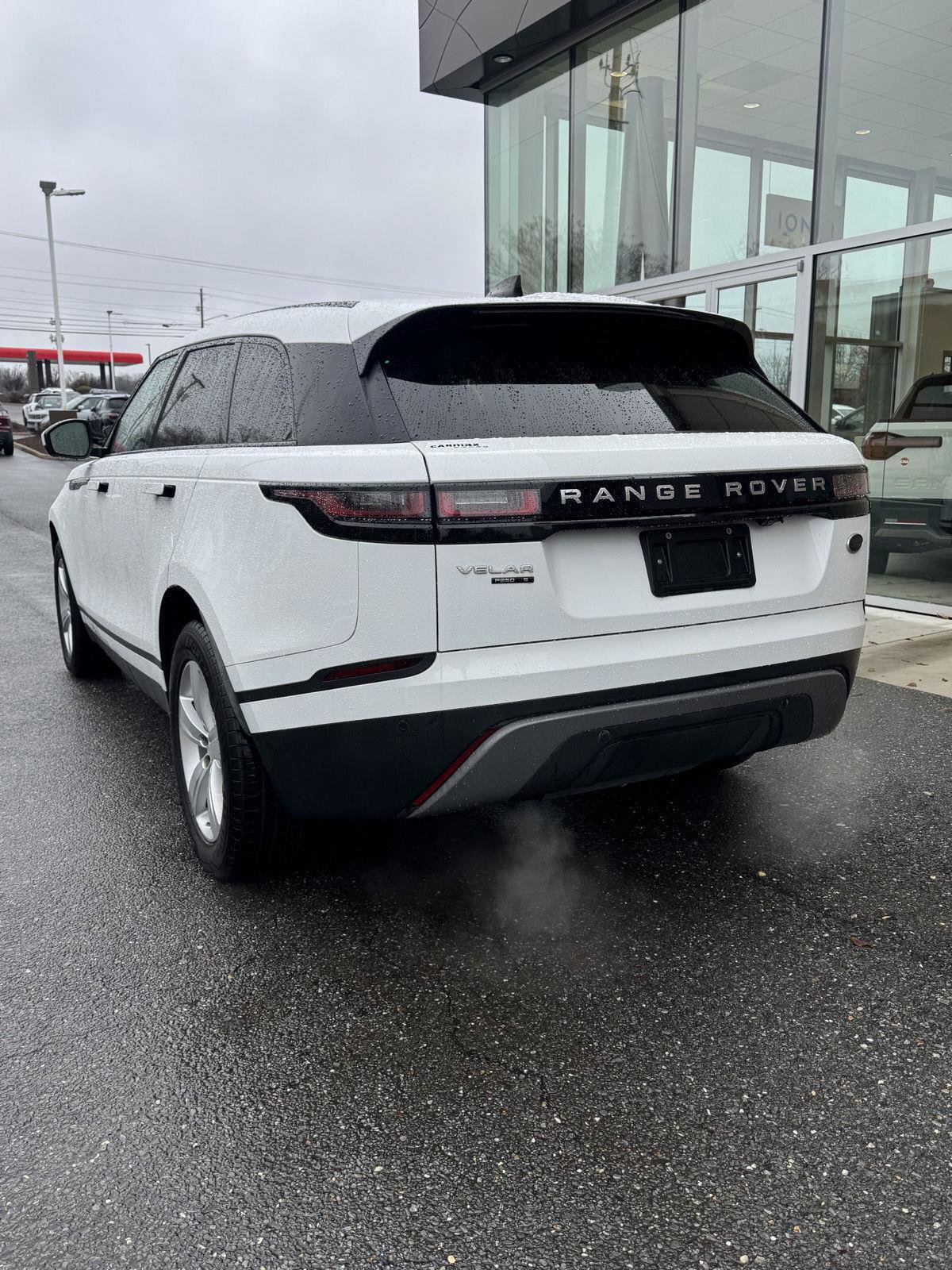 Used 2018 Land Rover Range Rover Velar S image 6