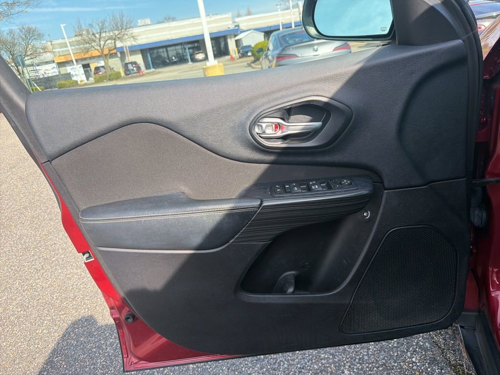 Used 2016 Jeep Cherokee Latitude w/ Safety/Convenience Group image 12